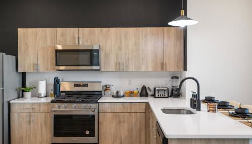 2BR, King Bd, Free Prkn, Gym, NYC View, 8min Train - Foto 3