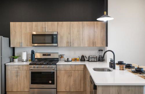 2BR, King Bd, Free Prkn, Gym, NYC View, 8min Train - Foto 3