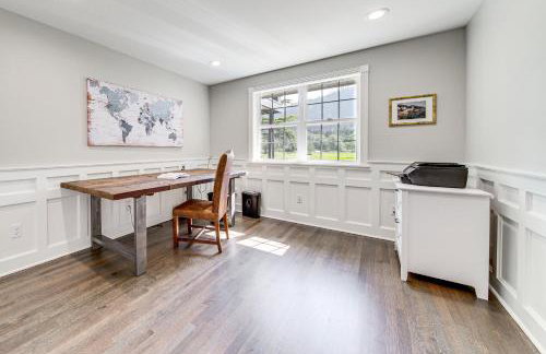 Private Pond and Indoor Pool Grand Arlington Villa! - Foto 15