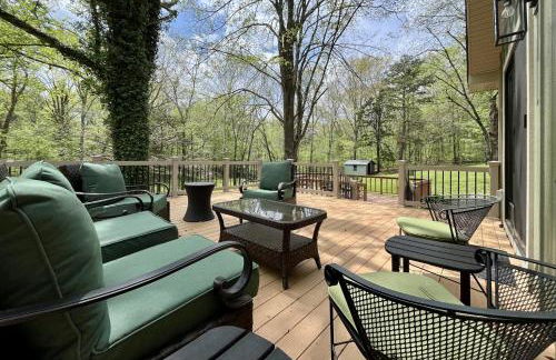 Family-Friendly 3BR Home w Bunk Room & Yard - Photo 14