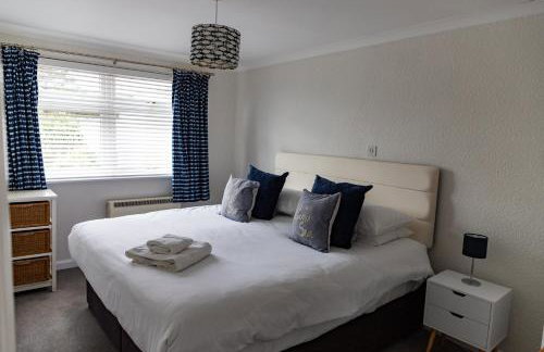1 Chatsworth Riverscape Apartments - Riverview apartment in great location with free parking overlooking the Gannel just a short walk from Newquays incredible beaches and local amenities - Foto 4
