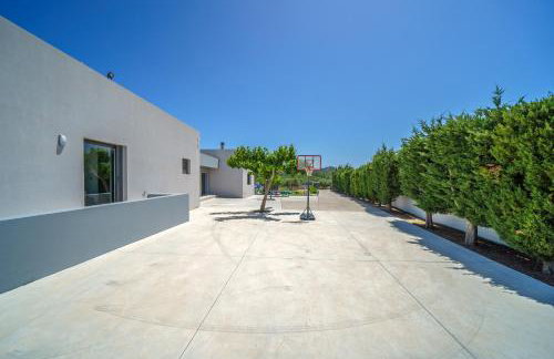 Nostra Terra Villa, 2-acre Secluded Nature Escape with Heated Pool, By ThinkVilla - Foto 22