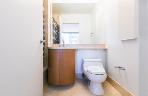 Bright 2 Bedrooms 2 Bathrooms Unit - Foto 27