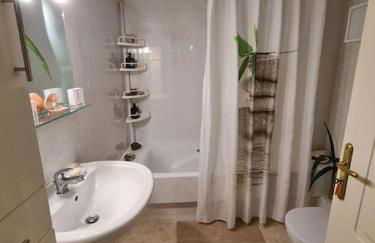 Άνετο, μεγάλο σπίτι κοντά στο μετρό - Foto 19