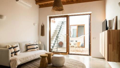 BnB Homes Modern Cozy Townhouse with 2 bedrooms and patio in the Old Town - Photo 5