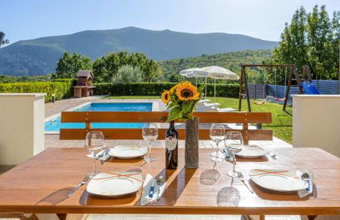 Three-Bedroom Apartment In Donja Ostrvica - Photo 3