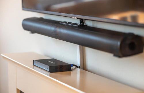 Luxury 2 Bed Room Lake View Apt Bowness Parking - Photo 22