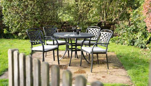 Acorn Cottage, Ashover - Photo 2, Garden