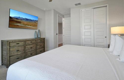 Cozy 3 Bedroom Townhouse Near Disney w/ Patio - Foto 17