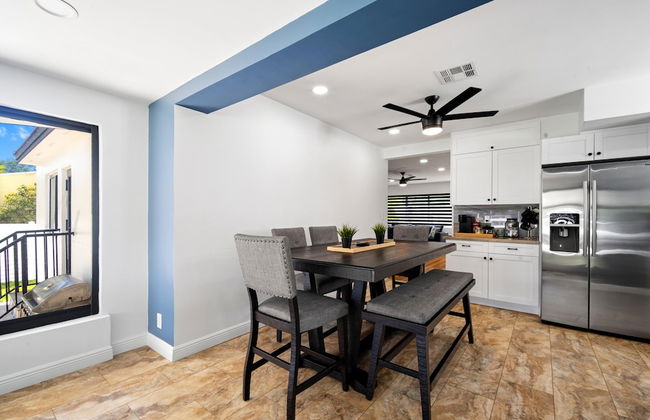 Stunning 3 Bd Pool House w Enchanting Water Views - Foto 32