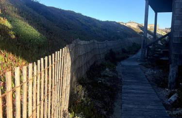 Beachfront Retreat with Ocean Views - Foto 40