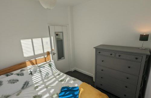 3 Bed City Home - South Facing Patio - 4-5 Beds - Foto 10