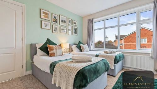 Spacious 4 Bedroom Leeds House - Ideal for Family and Contractors - Free WIFI and Free Parking - Foto 3