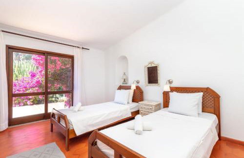 4 Bed Villa, Pool & Tennis Court in Carvoeiro - Foto 24