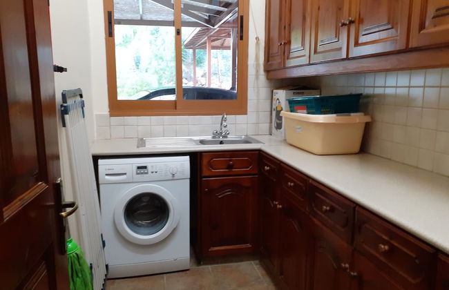 Remarkable 5-bed Villa in Miliou Village Paphos - Foto 9