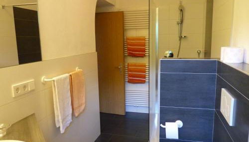 Schlosshof zu Montani - Foto 2, Shower