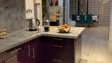 Bel appartement spacieux et lumineux de 100m2 au 3e étage avec ascenseur -A 5mn à pied du parc des expositions congrès de Dijon et ENG et 10mn du centre ville place Parking devant l'immeuble - Foto 2