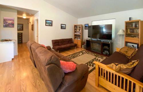 Private 2-Acre Retreat with MTN Views, Walk to River - Foto 5