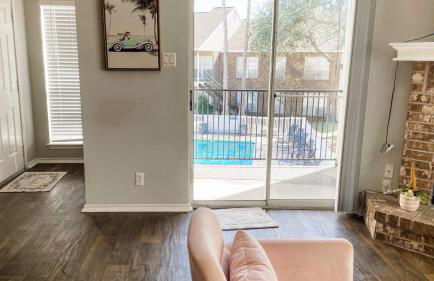 Pool View Escape - Near Shops & Dining - Foto 21