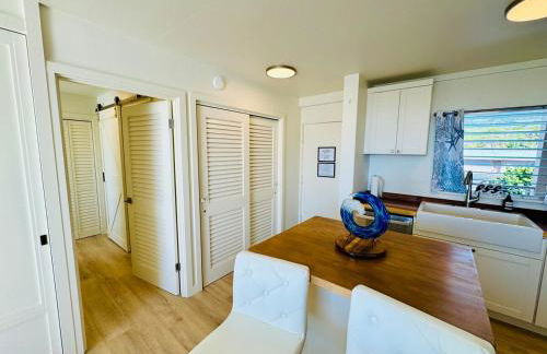 Island Glow Kailua Village #508 free assigned parking, AC, downtown, walk to restaurants, bars and the pier - Foto 25