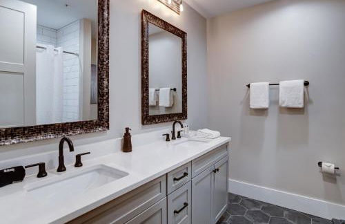 Large 3 bedroom 3 and a half Bath Downtown Condo - Foto 15