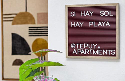 Stylish 2 BR Condo - Free Parking on Premises - Foto 43