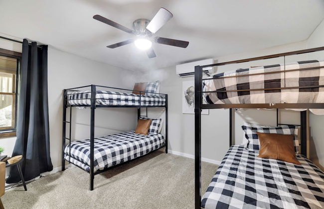 Moshannon Tree-lined Pocono Retreat w/ Hot Tub, Firepit & Pool Table - Photo 34