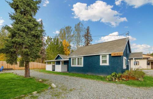 Charming Midtown Bungalow Slumber Village 2 - Photo 4