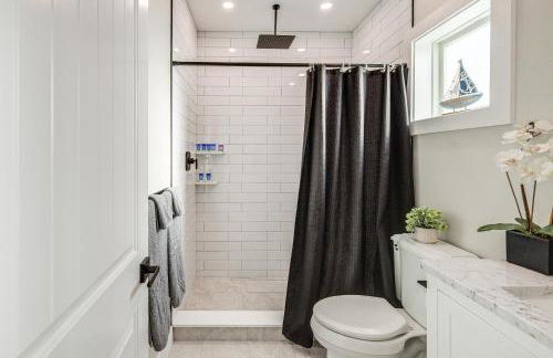 Patio and Fire Pit Retreat 2 Mi to Cape Cod Beaches - Foto 13