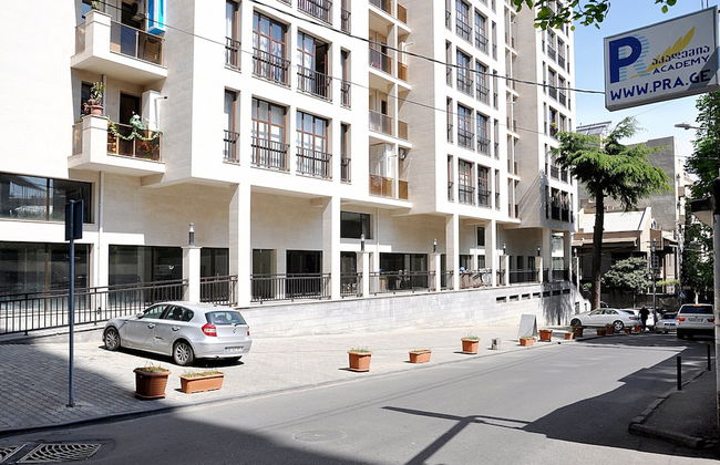 BFG Suites Apartments - Photo 74