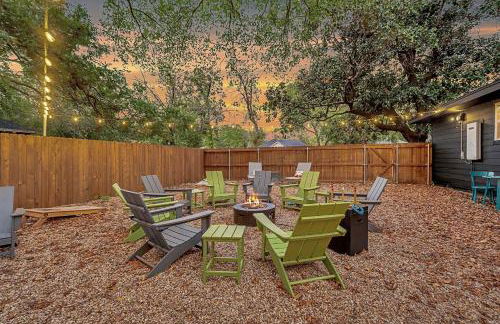 New-The Mod Poppy Large home 10 minutes from it all - Photo 55