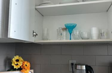 Elegant City Escape ,Steps to Hotspots - Foto 6