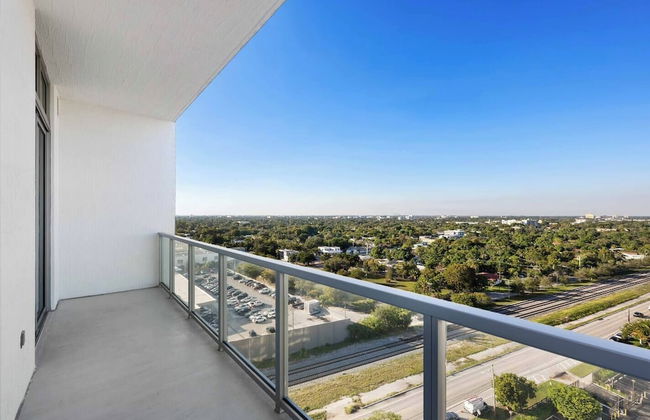 Modern Condo in Design District - Photo 45