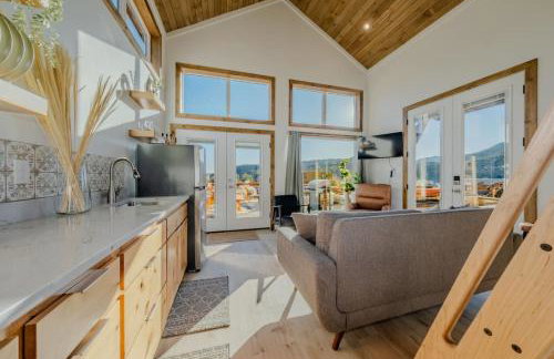 Stargazing Retreat with Hot Tub Deck Hammocks BBQ - Photo 46