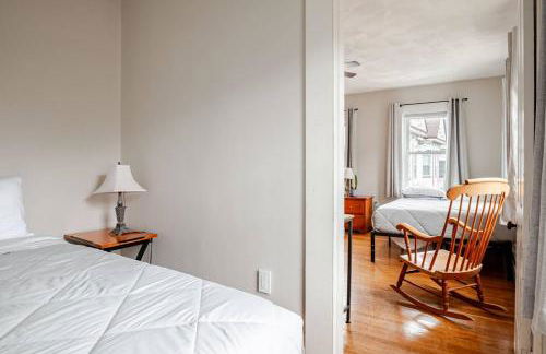 NEW! Family-Friendly Getaway -1 Mi to Dtwn Salem w Roof Deck & Tiki Bar - Foto 13