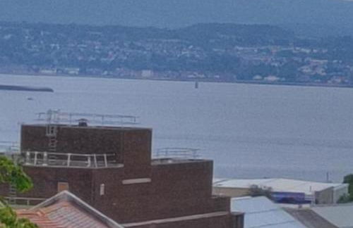 Central 1-Bed Apt Sleeps 4 5 mins to Station - Photo 7