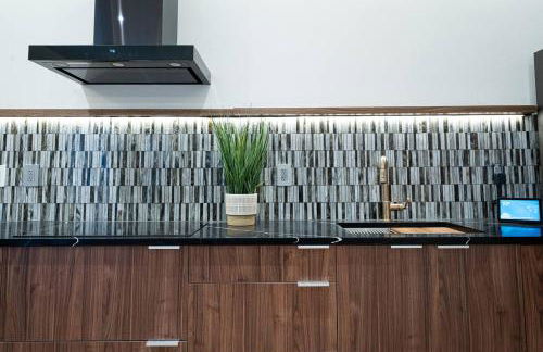 Large Modern Loft in Central Location - Photo 9