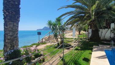 SOLETE - Apartamento con vistas, acceso directo al mar, piscina y parking by Redi - Photo 2, Garden, Garden view