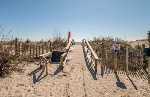 Cozy Beach House Steps from the Shore: 4 Bedroom - Foto 30