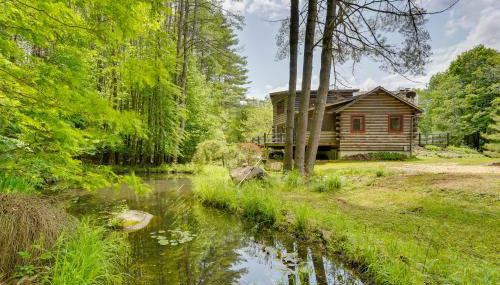 A-Frame Log Home w/ Game Room Near Lake George! - Foto 1