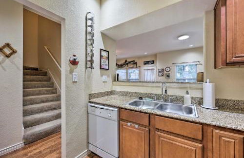 Walk to Lake Townhome with Hot Tub in Afton! - Foto 12