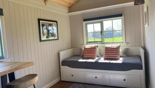 The Witterings Shepherds’ Hut - Foto 3