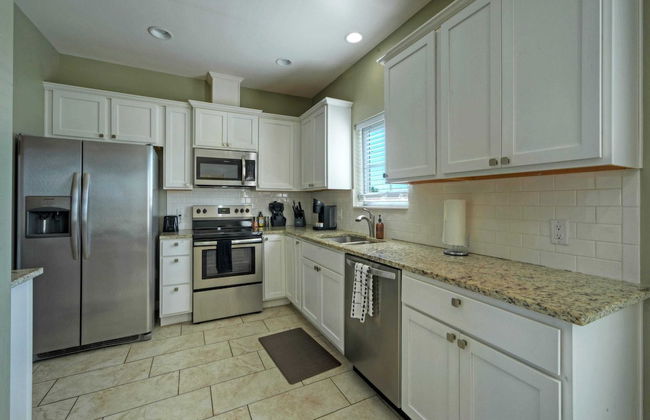 Ridley Retreat Community Pool, Mins to the Beach Corpus Christi + Port A - Foto 12