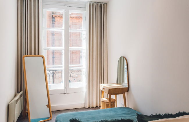 2 Bed Apartment Right on Trafalgar Square - Photo 36