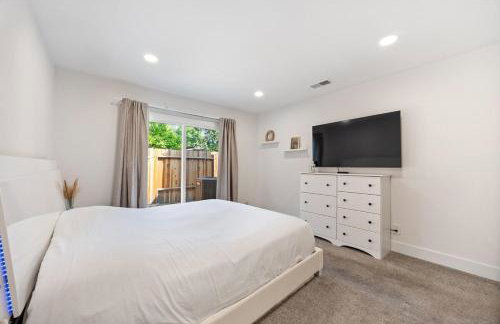 Modern Downtown Escape Sleeps 10 - Foto 31