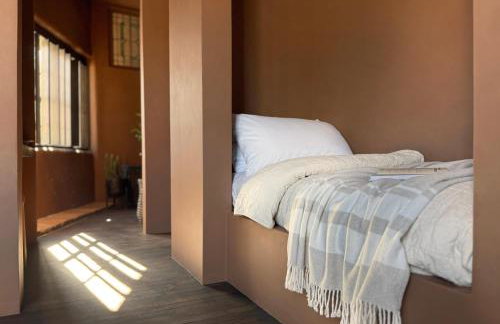 Curated Barrio Stay with Salt-Spun Magic Debut Mid March - Foto 22