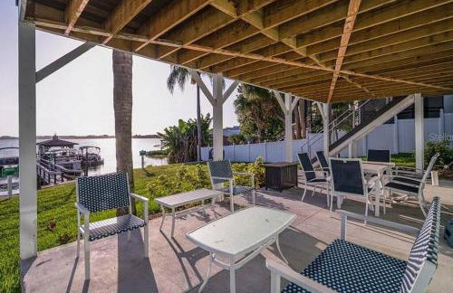 Lakefront Duplex with Pontoon Boat 2 Bedroom Home - Foto 21