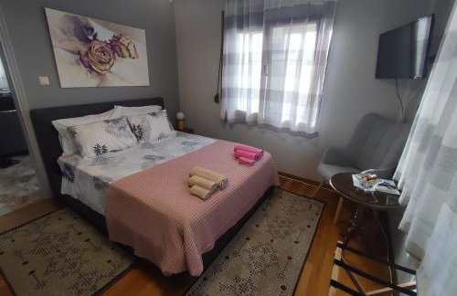 Myron & Gabby's House - Photo 6