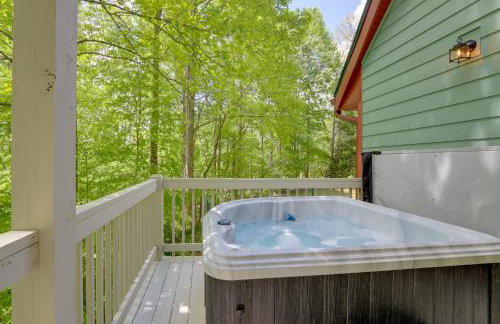 Blue Ridge Getaway with Hot Tub and Seasonal View! - Foto 28