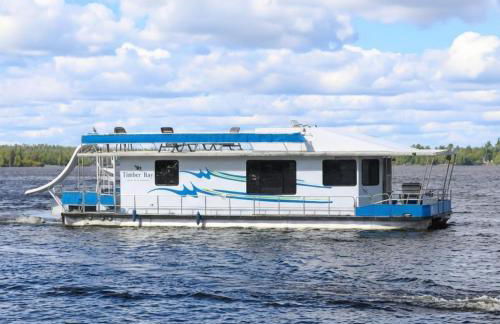 Luxury FlyBridge Houseboat - Captain Choice - Premium Wilderness Cruising - High Internet Speed - HB14 - Foto 1